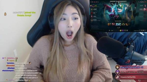 XChocoBars ? Flash on stream ? Asian Twitch thot on adultfans.net