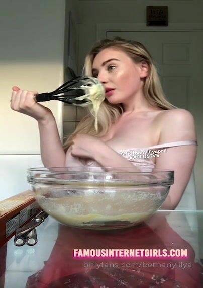 Beth Lily NSFW Sexy Cooking Onlyfans Leak on adultfans.net