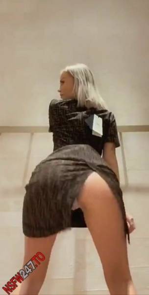 Layna Boo quick fitting room tease show snapchat premium 2020/08/29 on adultfans.net