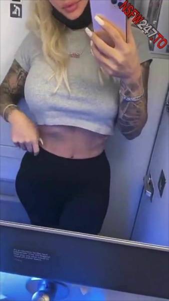 Viking Barbie I started touching my pussy on the airplane but the guy next to me noticed so I went to the bathroom snapchat premium 2020/10/09 on adultfans.net