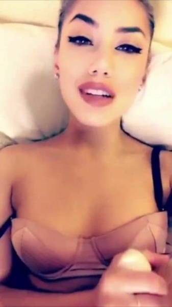 Gwen Singer vib orgasm snapchat premium 2018/12/21 on adultfans.net