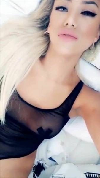 Gwen Singer black bodysuit pussy fingering & dildo masturbation squirt snapchat premium 2018/06/02 on adultfans.net