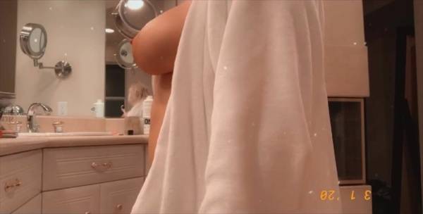 Zoie Burgher Nude Boobs Teasing Porn Video Leaked on adultfans.net