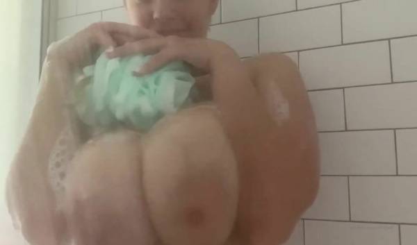 Whiptrax  Nude Big Tits Shower Porn Video on adultfans.net