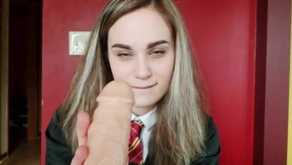 Hermione First Handjob Cosplay Porn Video on adultfans.net