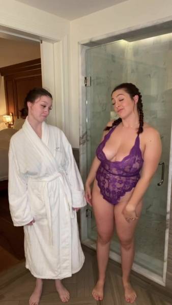 Tati Evans Gi_xxo Lesbian Magic Strip Nude Onlyfans Video on adultfans.net
