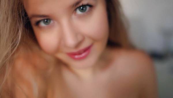 Valeriya ASMR - Good morning kisses Patreon Video on adultfans.net