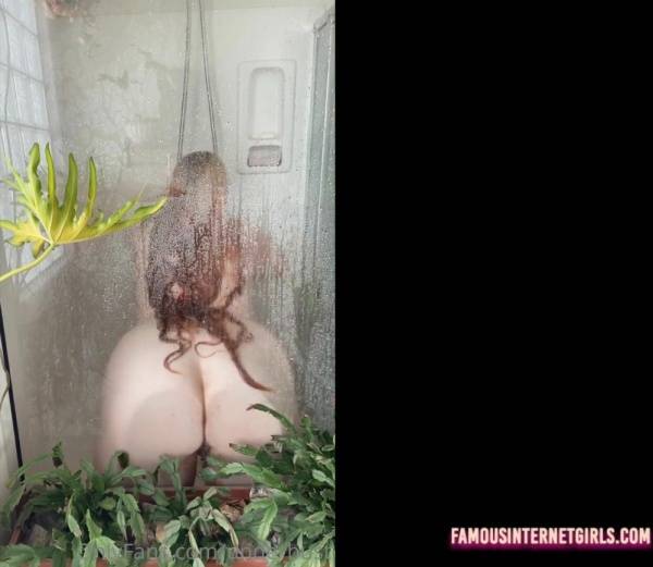 Penny Underbust  Nude Shower Video  on adultfans.net