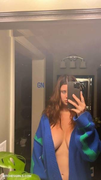 Sarah McDaniel (Krotchy) - cloudpeople on adultfans.net