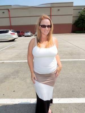 BBW Dee Siren exposes herself in a parking lot before needing to masturbate on adultfans.net