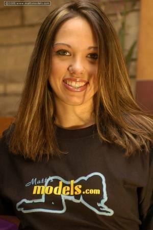 First timer Jordan covers up her naked pussy with a T-shirt she just doffed - Jordan on adultfans.net