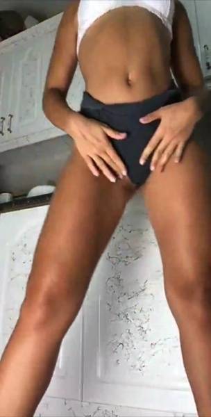 Paola Skye kitchen booty spreading & twerking snapchat premium xxx porn videos on adultfans.net