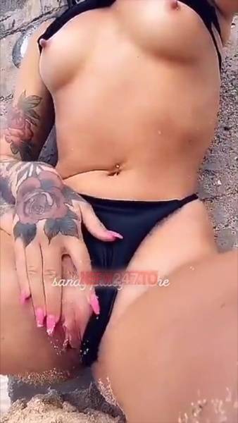 Madeleine Ivyy boobs & pussy flashing on public beach snapchat premium xxx porn videos on adultfans.net
