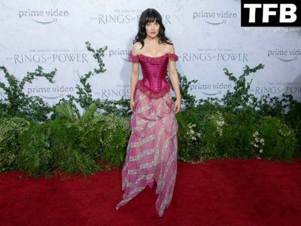 Markella Kavenagh Flaunts Her Cleavage at the Premiere of 1CThe Lord of the Rings: The Rings of Power 1D in LA on adultfans.net