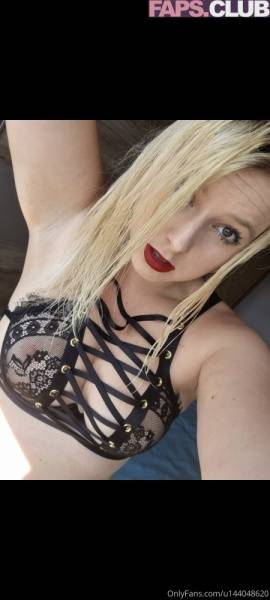 Blondigirlll or blondiibunny OnlyFans Leaks (7 Photos) on adultfans.net