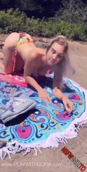 Sofia Blaze beach show snapchat premium xxx porn videos on adultfans.net