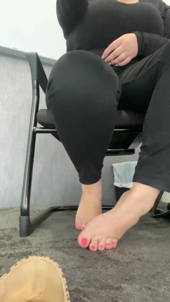 Valentinas_toes 7 04 thought i was at the office by myself and then the general manager of the company wal xxx onlyfans porn videos on adultfans.net