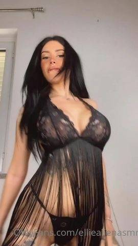 Ellie Alien ASMR - Dancing And Playing With Her Titts on adultfans.net