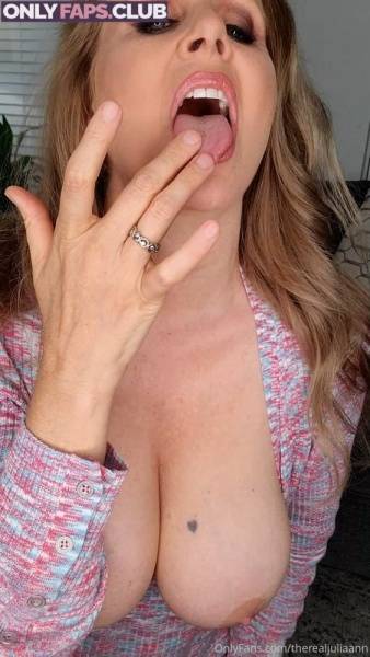 Therealjuliaann OnlyFans Leaks (26 Photos) - faps.club