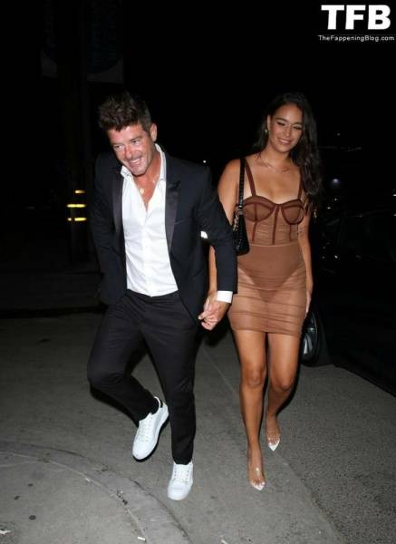 April Love Geary & Robin Thicke are One HOT Couple on adultfans.net