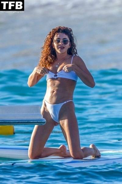 Sarah Hyland Sexy on adultfans.net