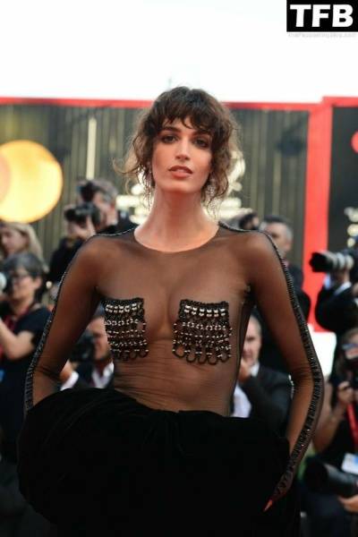 Greta Ferro Flashes Her Nude Tits at the 79th Venice International Film Festival on adultfans.net