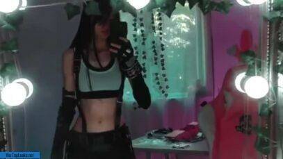 Goth girl 18 in suit without panties posing for a selfie on TikTok on adultfans.net