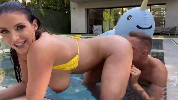 Angela White Underwater And Pool Sex with Alex Mack on adultfans.net