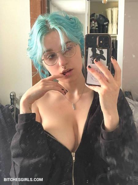 Lyra Crow - Lyracr0W0 Onlyfans Leaked Photos on adultfans.net