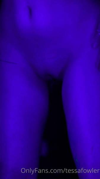 Tessa Fowler Nude Neon Body Paint OnlyFans Video Leaked on adultfans.net