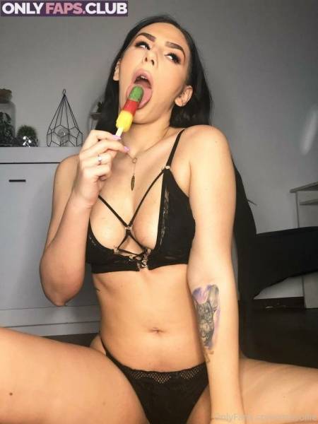 Missolliefree OnlyFans Leaks (17 Photos) on adultfans.net