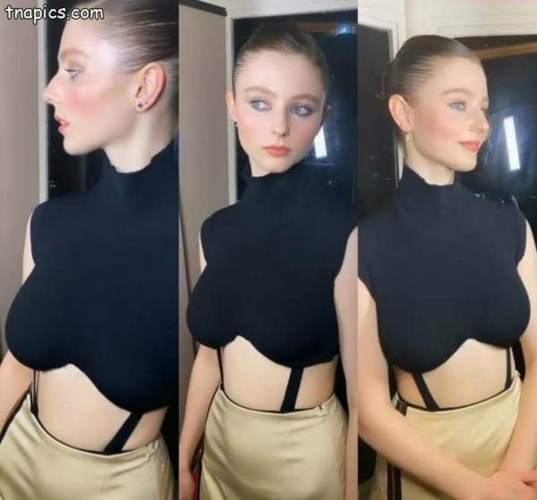 Thomasin Mckenzie Nude on adultfans.net