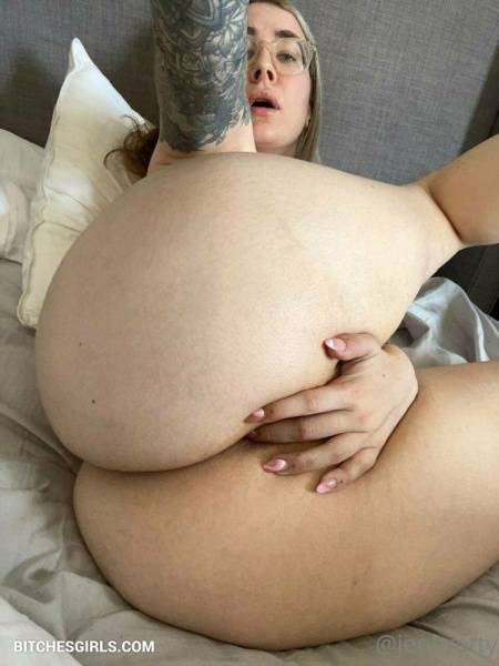 Jen Brett Thicc Porn - Onlyfans Leaked Pussy Photos on adultfans.net