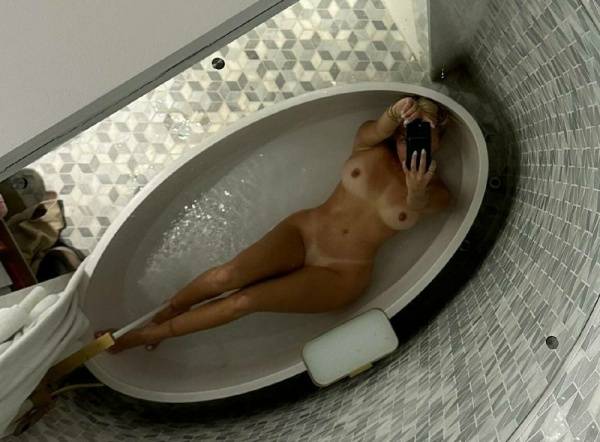 Corinna Kopf Nude Topless Bath Onlyfans Set Leaked on adultfans.net