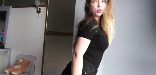 Russian cutie sent a video to boyfriend to LEVEL UP mood! - Russia on adultfans.net