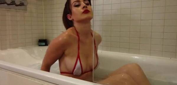 Anna Zapala Naked In Her Bath Sexy Youtuber Video on adultfans.net
