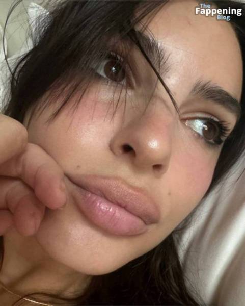 Emily Ratajkowski Sexy & Topless (8 New Photos) on adultfans.net