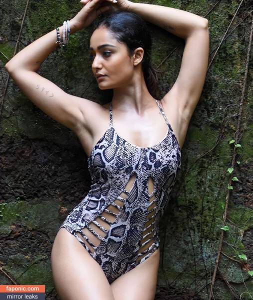 Tridha Choudhury aka tridhac Nude Leaks on adultfans.net