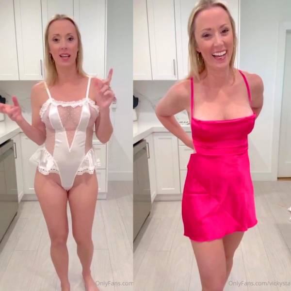 Vicky Stark Silk Nightwear Try-On Onlyfans Video Leaked on adultfans.net