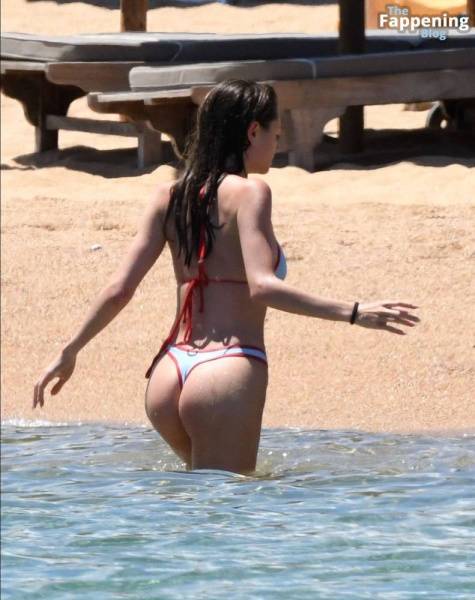 Leni Klum Displays Her Sexy Assets in a Bikini on the Beach in Sardinia (110 Photos) on adultfans.net
