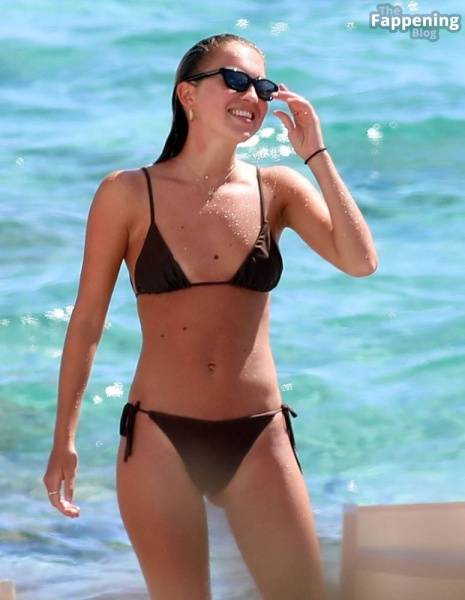 Lila Grace Moss Flaunts Her Sexy Slender Figure in Formentera (65 Photos) - Britain on adultfans.net