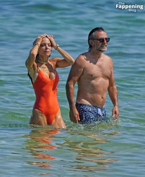 Bethenny Frankel Shows Off Her Sexy Boobs in a Swimsuit on the Beach in Saint Tropez (27 Photos) - Netherlands on adultfans.net