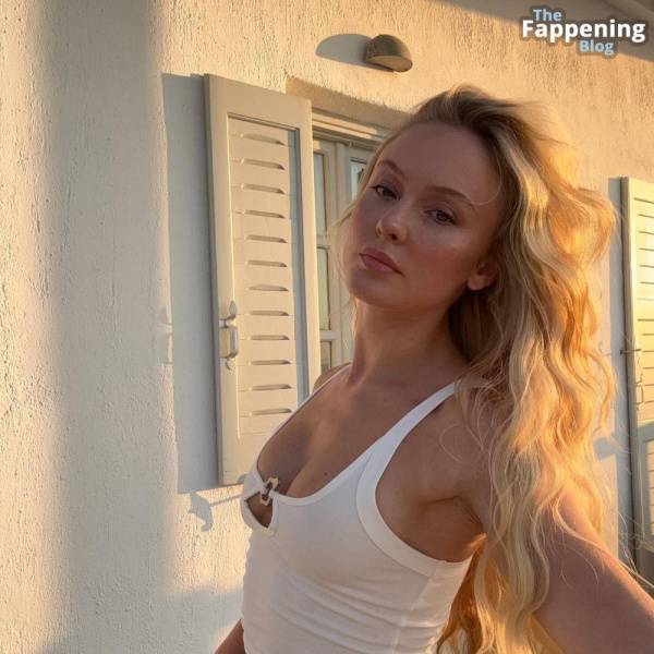 Zara Larsson Sexy (2 Photos) on adultfans.net