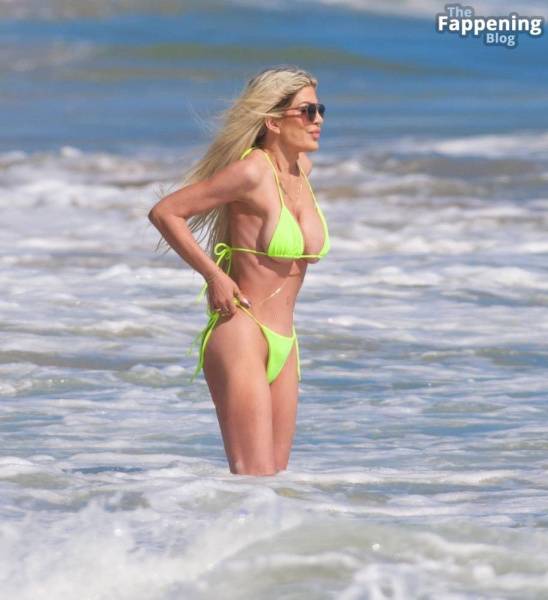 Tori Spelling Looks Smoking Hot in a Bikini as She Hits the Beach in Malibu (24 Photos) on adultfans.net