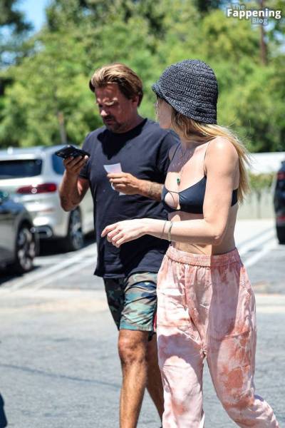 Julia Stambler Steps Out For Smoothies with Sean Stewart in LA (39 Photos) on adultfans.net