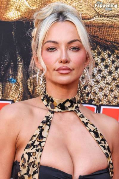 Lindsey Pelas Displays Her Sexy Boobs at the “Jackpot!” Premiere (11 Photos) - China - Los Angeles on adultfans.net