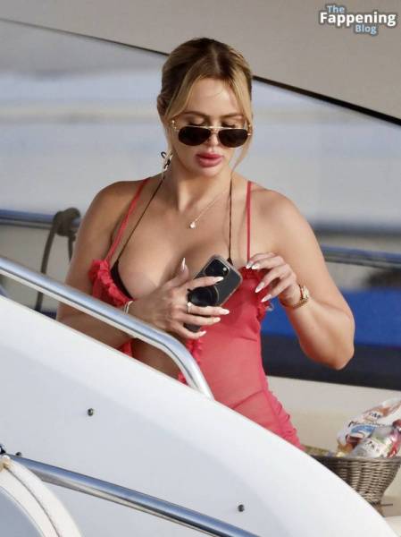 Ashley Stevenson & Marcus Jordan Enjoy a Day at Sea in Saint Tropez (12 Photos) - Jordan on adultfans.net