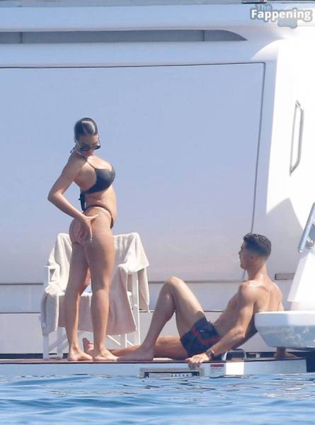 Georgina Rodriguez & Cristiano Ronaldo Enjoy Luxurious Yacht Day in the South of France (104 Photos) - France on adultfans.net