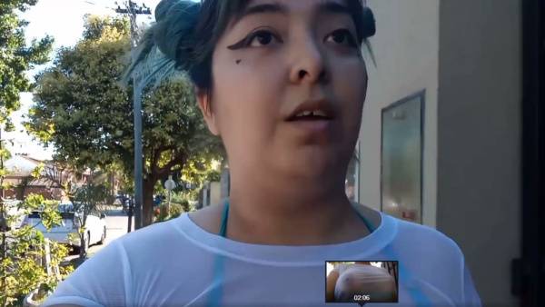 阿根廷拉丁女孩绿发与黑发美女在床上亲密互动强调臀部和乳头刺激 on adultfans.net