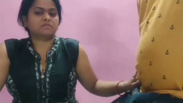 印度情侣在粉墙前亲密交欢 - India on adultfans.net